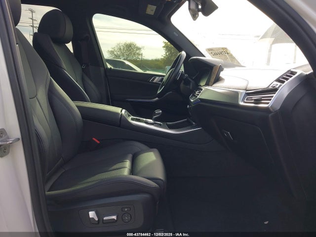 2019 BMW X5 5UXCR6C58KLL06618 Photo 4