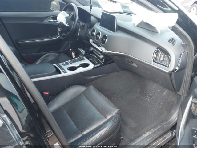 2018 KIA STINGER KNAE45LC7J6031867 Photo 4