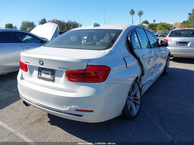 2017 Bmw 330i Xdrive მანქანა იყიდება აუქციონზე, vin: WBA8D9G32HNU62017, აუქციონის ნომერი: 43784484