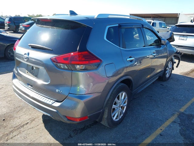2017 Nissan Rogue Sv მანქანა იყიდება აუქციონზე, vin: KNMAT2MT3HP595912, აუქციონის ნომერი: 43784493
