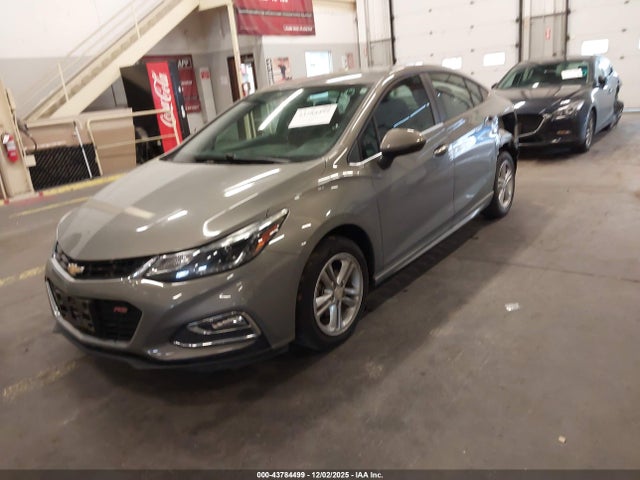 Chevrolet Cruze Lt Auto 2018 1G1BE5SM1J7211409 Image 2