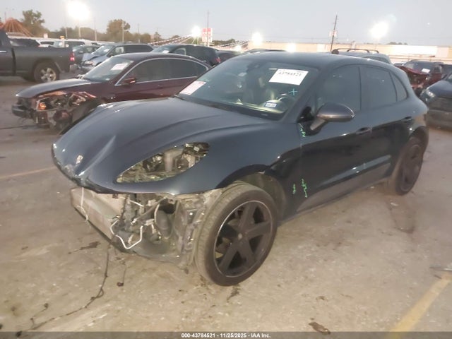 2018 PORSCHE MACAN WP1AA2A53JLB00762 Photo 1