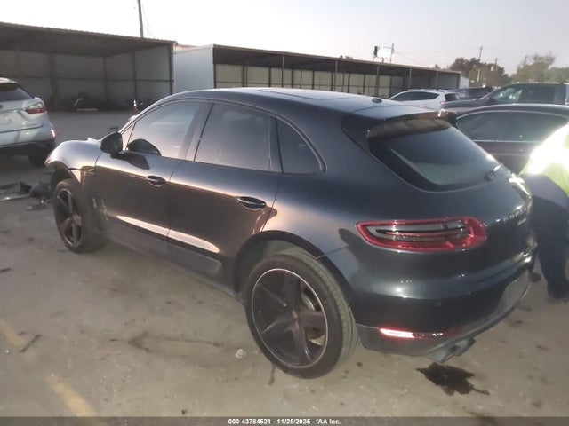 2018 PORSCHE MACAN WP1AA2A53JLB00762 Photo 2