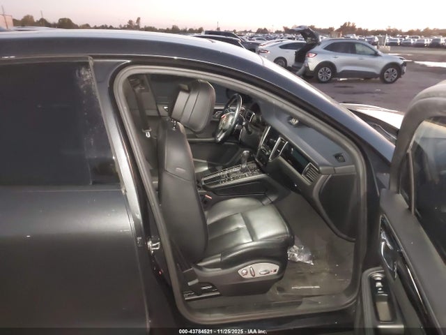 2018 PORSCHE MACAN WP1AA2A53JLB00762 Photo 4