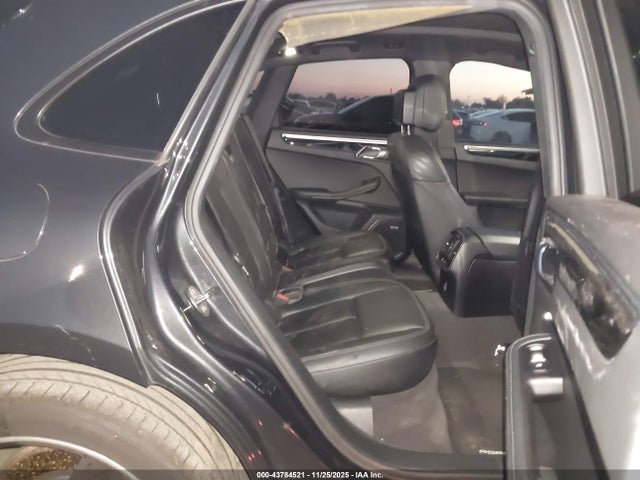 2018 PORSCHE MACAN WP1AA2A53JLB00762 Photo 7
