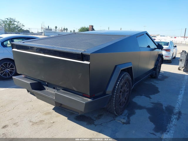 2024 TESLA CYBERTRUCK 7G2CEHED4RA033309 Photo 3