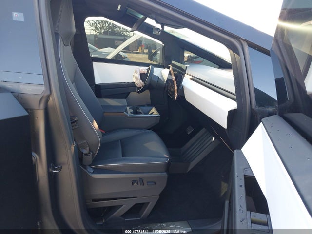 2024 TESLA CYBERTRUCK 7G2CEHED4RA033309 Photo 4