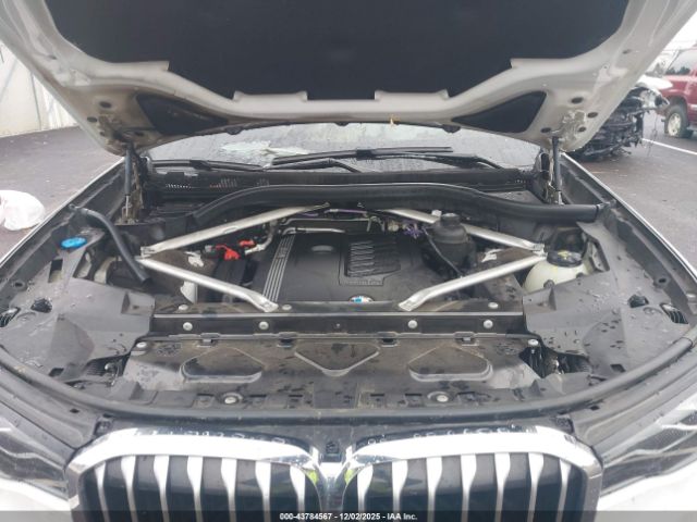 2021 BMW X7 5UXCW2C02M9E98241 Photo 9