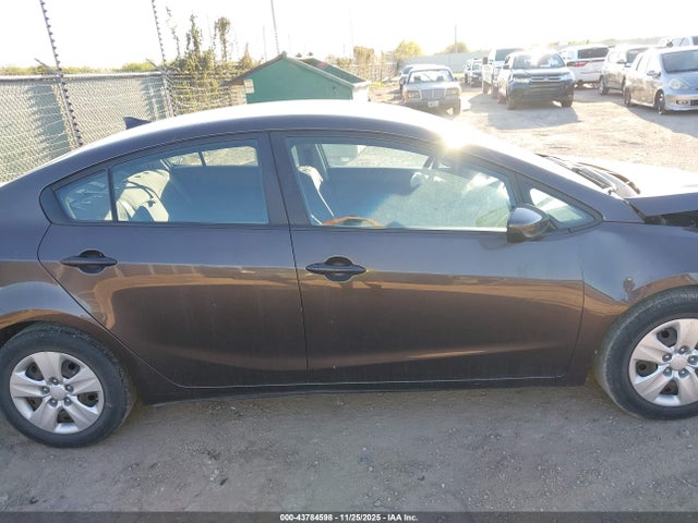 KIA FORTE LX 2017 3KPFL4A73HE073922 Image 13