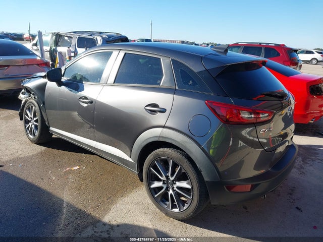 2018 MAZDA CX-3 JM1DKDC73J0315923 Photo 2