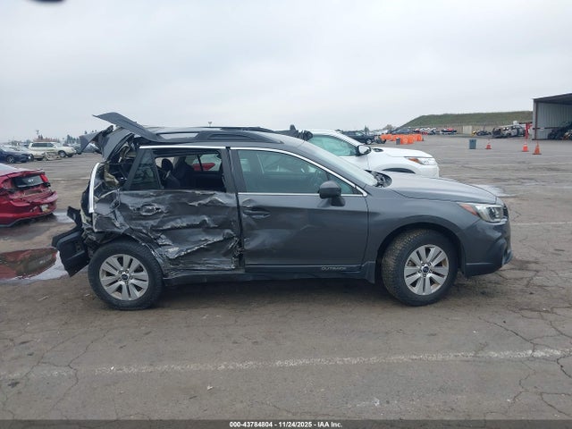 Subaru Outback 2.5i Premium 2018 4S4BSACC3J3207797 Image 13