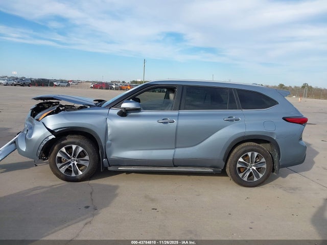 Toyota Highlander Hybrid Xle 2023 5TDKBRCH8PS134836 Image 14