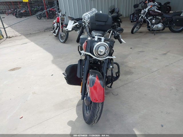 2025 HARLEY-DAVIDSON FLHC 1HD1YA91XSB036685 Photo 4