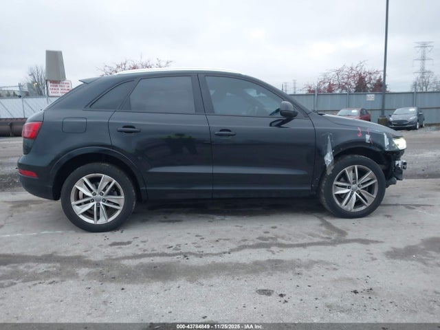 WA1ECCFS5HR003209 Audi Q3 2.0t Premium