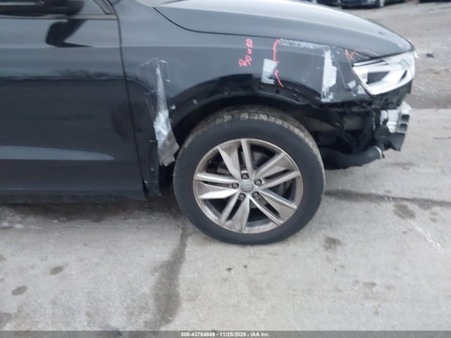 WA1ECCFS5HR003209 Audi Q3 2.0t Premium