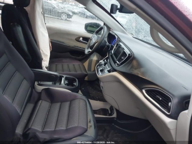 2020 CHRYSLER VOYAGER 2C4RC1DG9LR157841 Photo 4