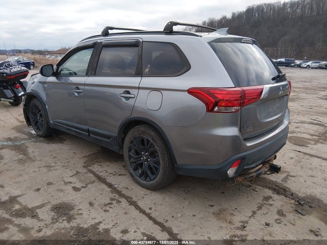 2018 MITSUBISHI OUTLANDER JA4AZ3A3XJZ026651 Photo 2