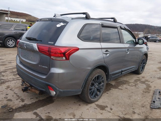 2018 MITSUBISHI OUTLANDER JA4AZ3A3XJZ026651 Photo 3