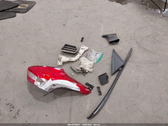 1FADP3K29JL207280 Ford FOCUS SE