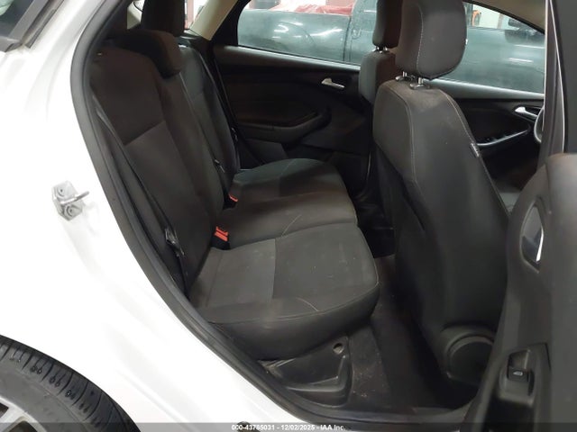 1FADP3K29JL207280 Ford FOCUS SE