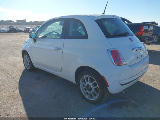 2015 FIAT 500 3C3CFFAR2FT657166 Photo 2