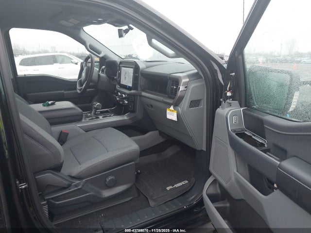 1FTVW3LK0SWG16364 Ford F-150 Lightning Xlt