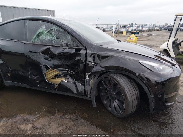 2023 TESLA MODEL Y 7SAYGDEF6PF744591 Photo 5