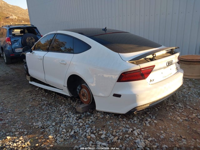 2016 AUDI A7 WAU2GAFC1GN001714 Photo 2