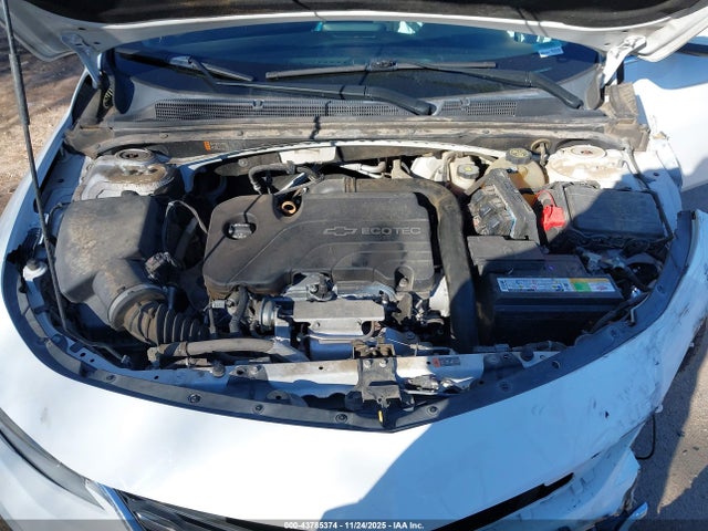 1G1ZE5STXHF190128 Chevrolet MALIBU 1LT
