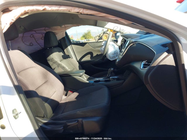 1G1ZE5STXHF190128 Chevrolet MALIBU 1LT
