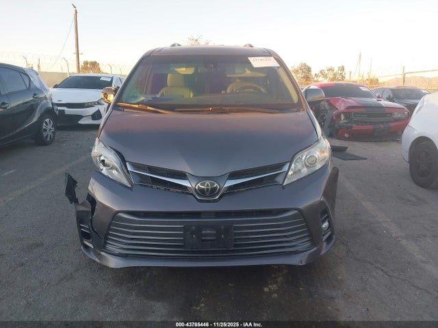 Toyota Sienna Xle 7 Passenger 2018 5TDDZ3DC4JS200682 Image 12