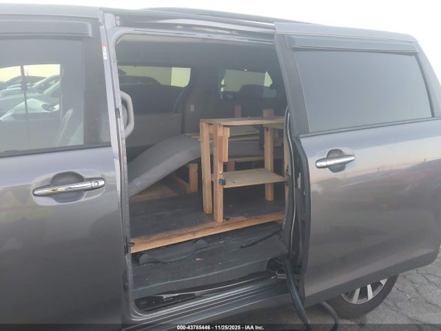 Toyota Sienna Xle 7 Passenger 2018 5TDDZ3DC4JS200682 Image 20