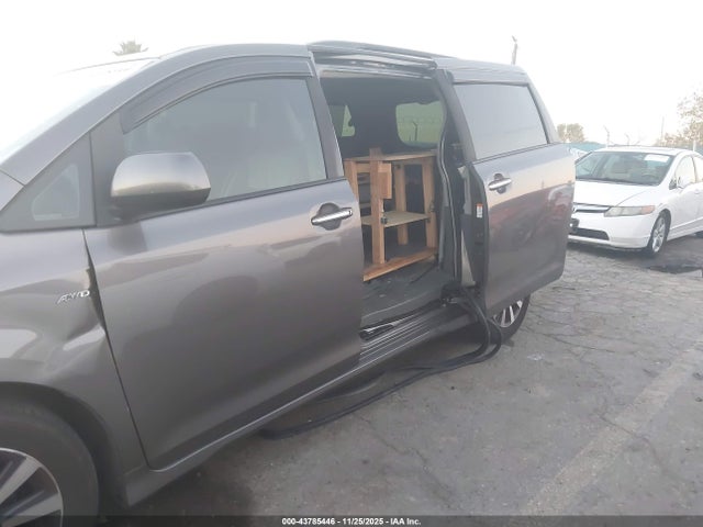 Toyota Sienna Xle 7 Passenger 2018 5TDDZ3DC4JS200682 Image 21