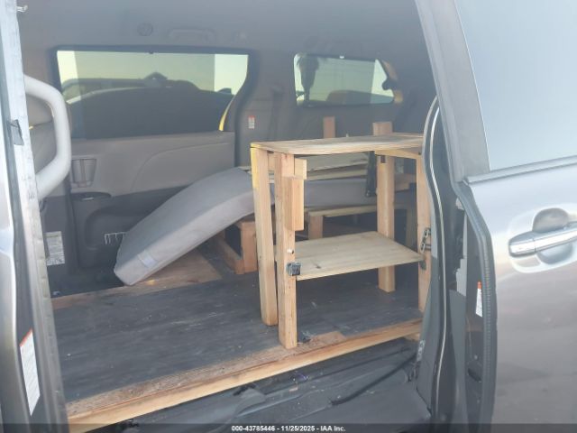 2018 TOYOTA SIENNA 5TDDZ3DC4JS200682 Photo 7