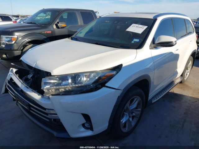 2019 TOYOTA HIGHLANDER 5TDYZRFH2KS337067 Photo 1