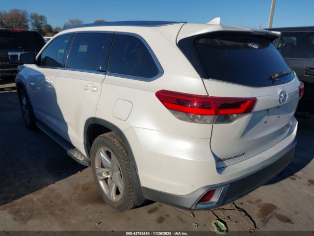 2019 TOYOTA HIGHLANDER 5TDYZRFH2KS337067 Photo 2