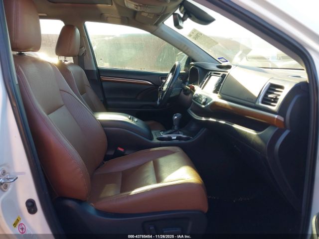 2019 TOYOTA HIGHLANDER 5TDYZRFH2KS337067 Photo 4