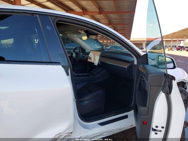 2024 TESLA MODEL Y 7SAYGDEE4RF163018 Photo 4