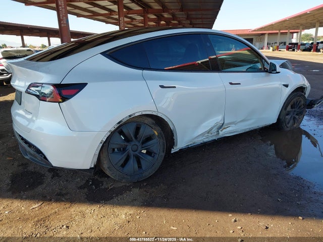 2024 TESLA MODEL Y 7SAYGDEE4RF163018 Photo 5