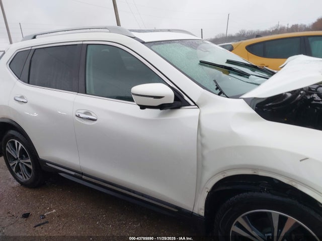 2017 Nissan Rogue Sl მანქანა იყიდება აუქციონზე, vin: 5N1AT2MVXHC833498, აუქციონის ნომერი: 43785590