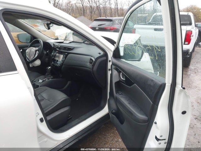 2017 Nissan Rogue Sl მანქანა იყიდება აუქციონზე, vin: 5N1AT2MVXHC833498, აუქციონის ნომერი: 43785590