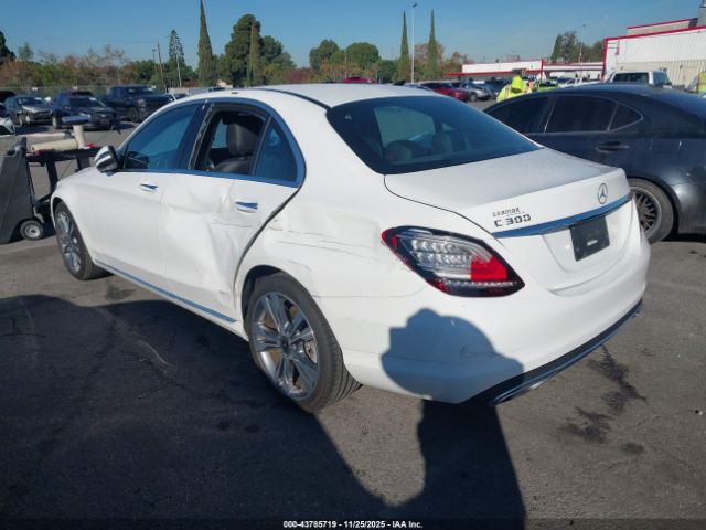 2021 MERCEDES-BENZ C 300 W1KWF8DB4MR608730 Photo 2