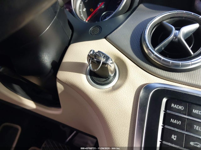 43785721 :رقم المزاد ، WDDSJ4EB3KN748731 vin ، 2019 Mercedes-benz Cla 250 مزاد بيع