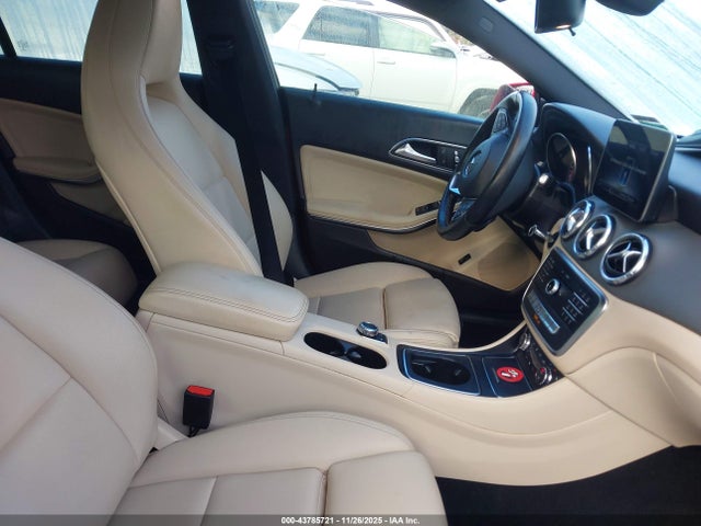 43785721 :رقم المزاد ، WDDSJ4EB3KN748731 vin ، 2019 Mercedes-benz Cla 250 مزاد بيع