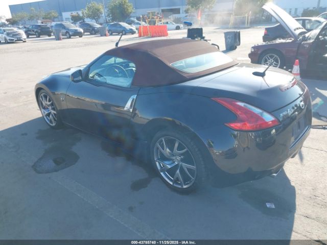 2017 NISSAN 370Z JN1AZ4FH6HM940454 Photo 2
