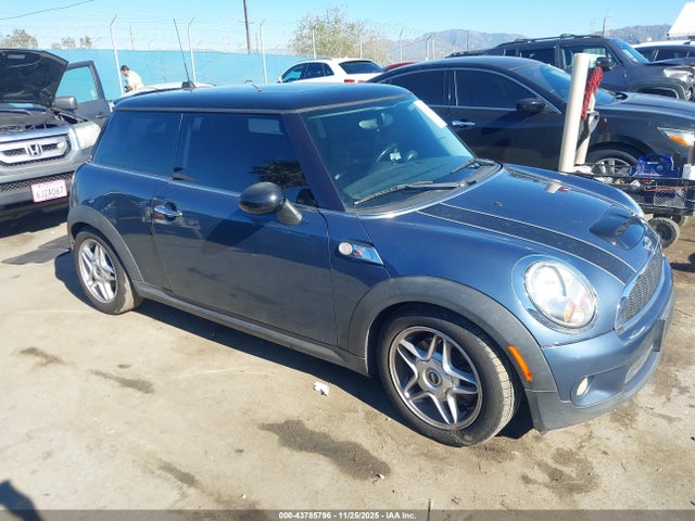 2009 MINI COOPER S WMWMF73569TW85727 Photo 0