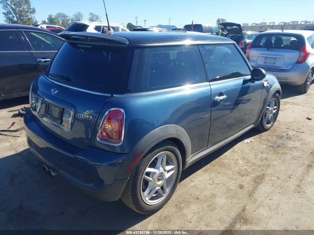 2009 MINI COOPER S WMWMF73569TW85727 Photo 3