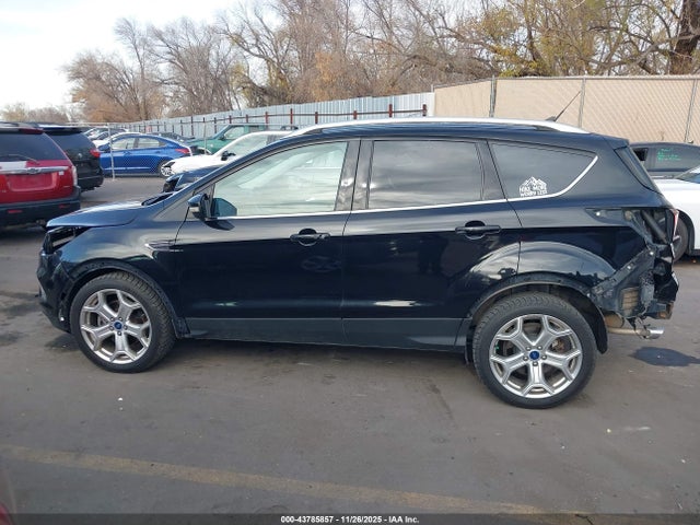 1FMCU9J91KUC54066 Ford Escape Titanium