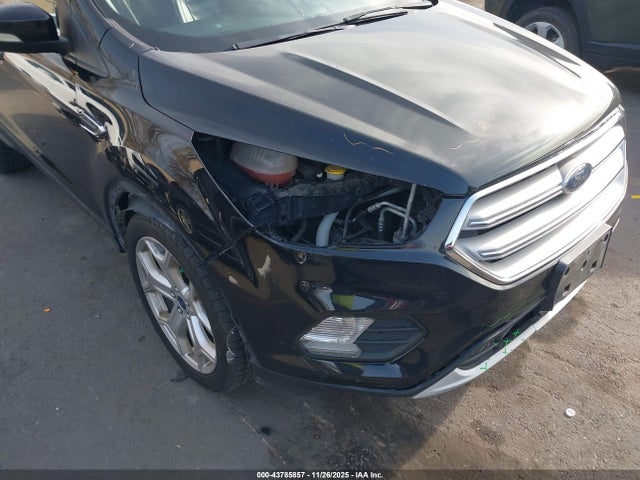 1FMCU9J91KUC54066 Ford Escape Titanium