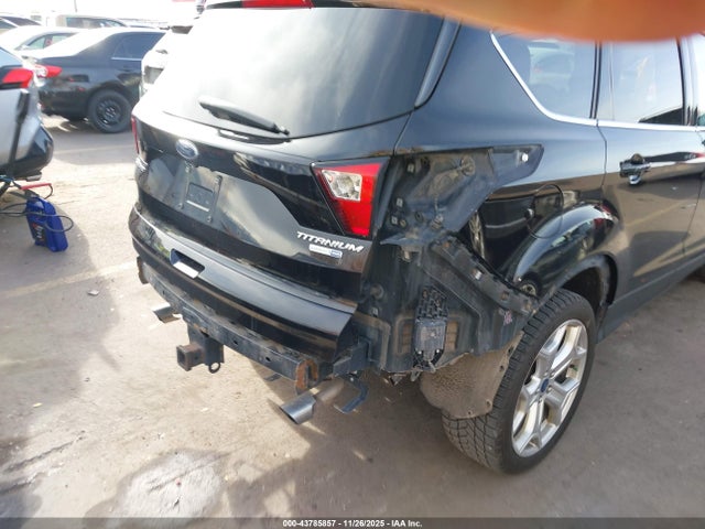 1FMCU9J91KUC54066 Ford Escape Titanium